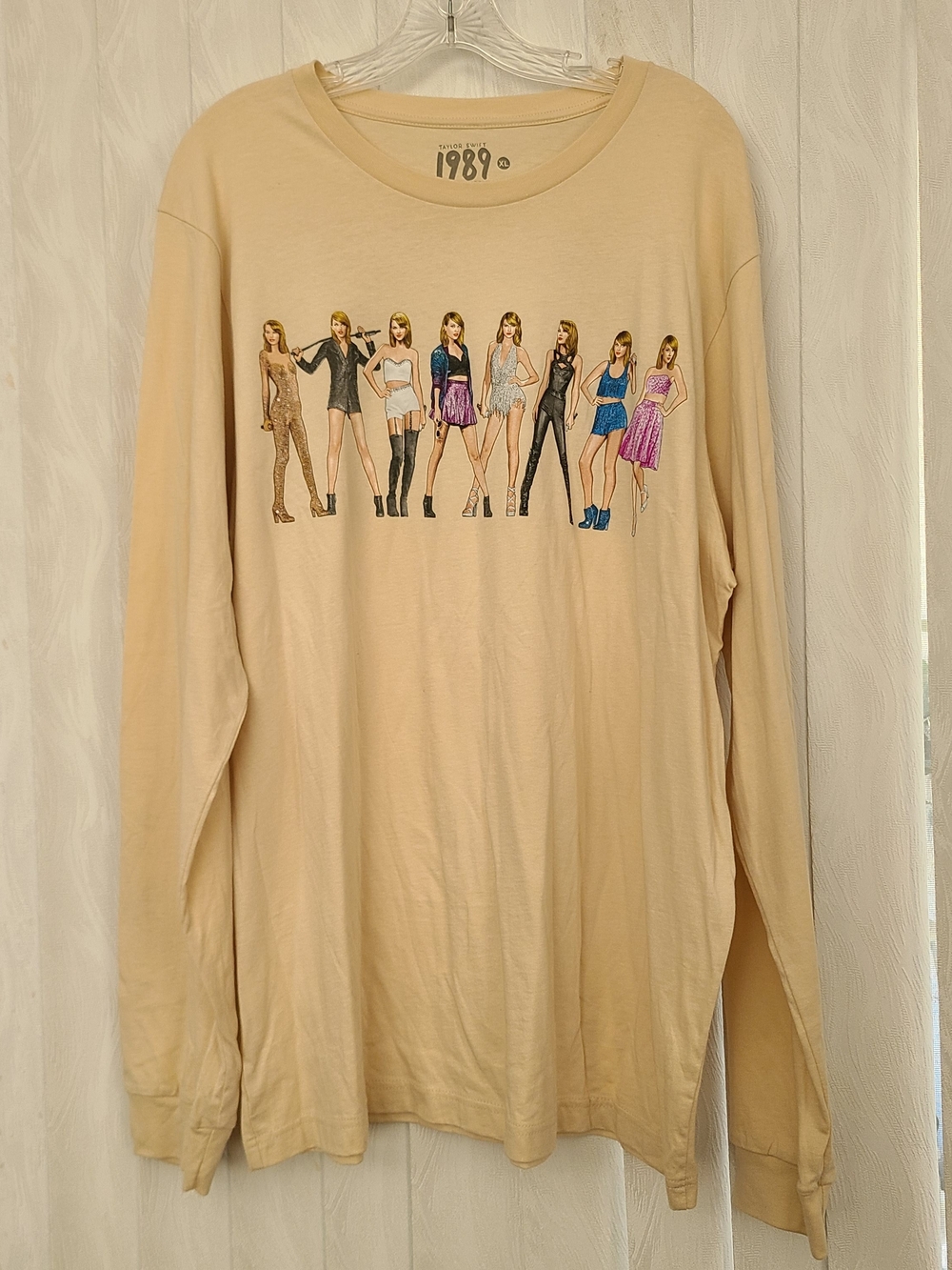 Taylor Swift 1989 Taylor’s Version Sz XL Eras Graphic Cream Long Sleeve Shirt